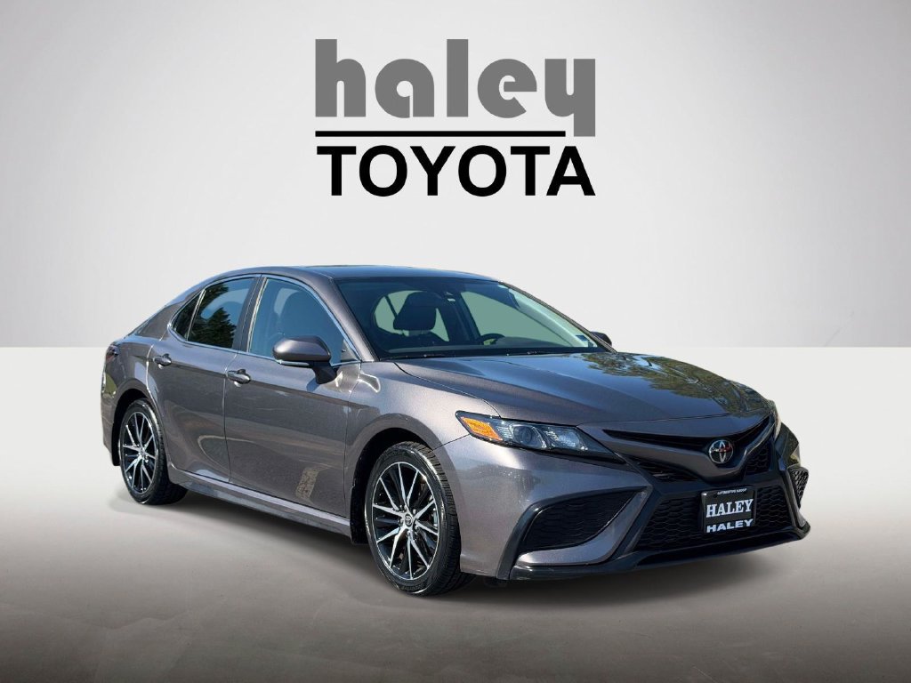 Used 2024 Toyota Camry SE w/ Cold Weather Package FWD image 1