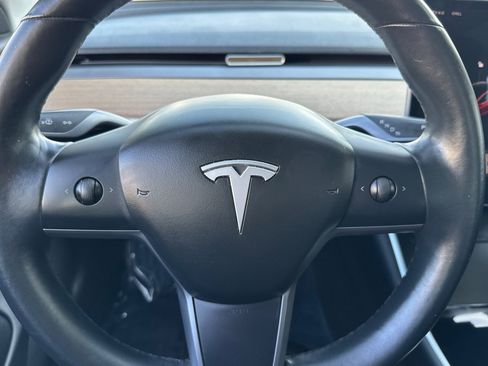 Used 2018 Tesla Model 3 Mid Range image 16