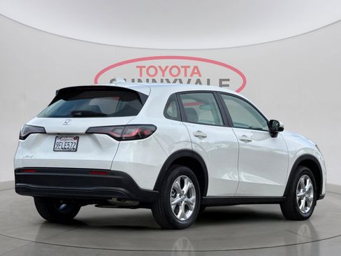 Used 2023 Honda HR-V LX image 3