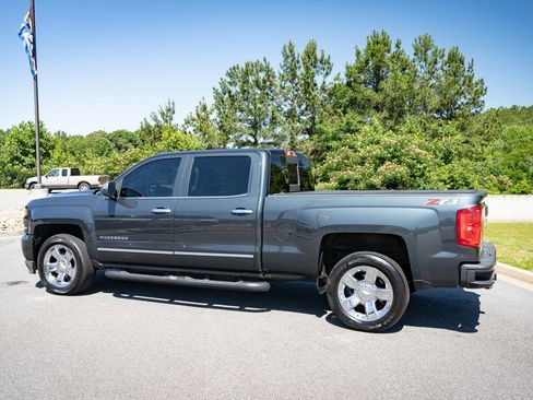 Used 2018 Chevrolet Silverado 1500 LTZ Z71 w/ LTZ Plus Package AWD/4WD image 7