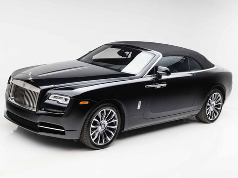 Used 2019 Rolls-Royce Dawn RWD image 17