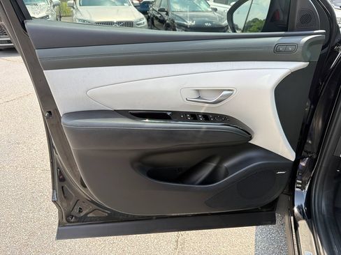 Used 2025 Hyundai Tucson Limited FWD image 10