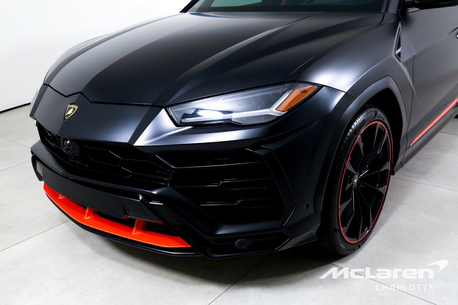 Used 2022 Lamborghini Urus AWD/4WD image 37