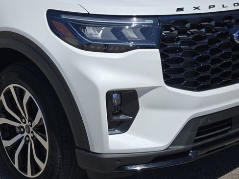 Used 2025 Ford Explorer ST-Line AWD/4WD image 9