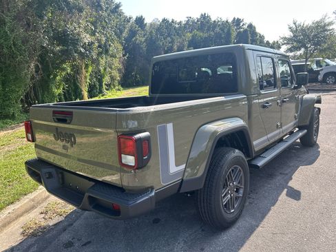 New 2025 Jeep Gladiator Sport image 8