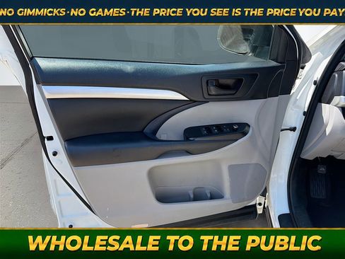 Used 2018 Toyota Highlander Plus AWD/4WD image 23