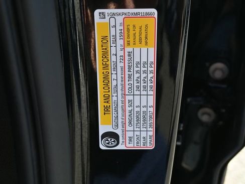 Used 2021 Chevrolet Tahoe Z71 w/ Z71 Signature Package image 30