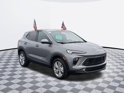 Used 2024 Buick Encore GX Preferred FWD image 2
