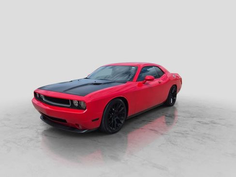 Used 2009 Dodge Challenger R/T RWD image 4