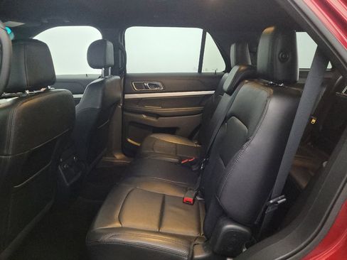 Used 2016 Ford Explorer XLT w/ Equipment Group 202A AWD/4WD image 18