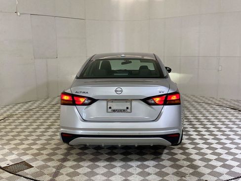 Used 2024 Nissan Altima 2.5 SV FWD image 4
