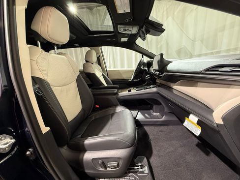 New 2026 Toyota Sienna Platinum image 26