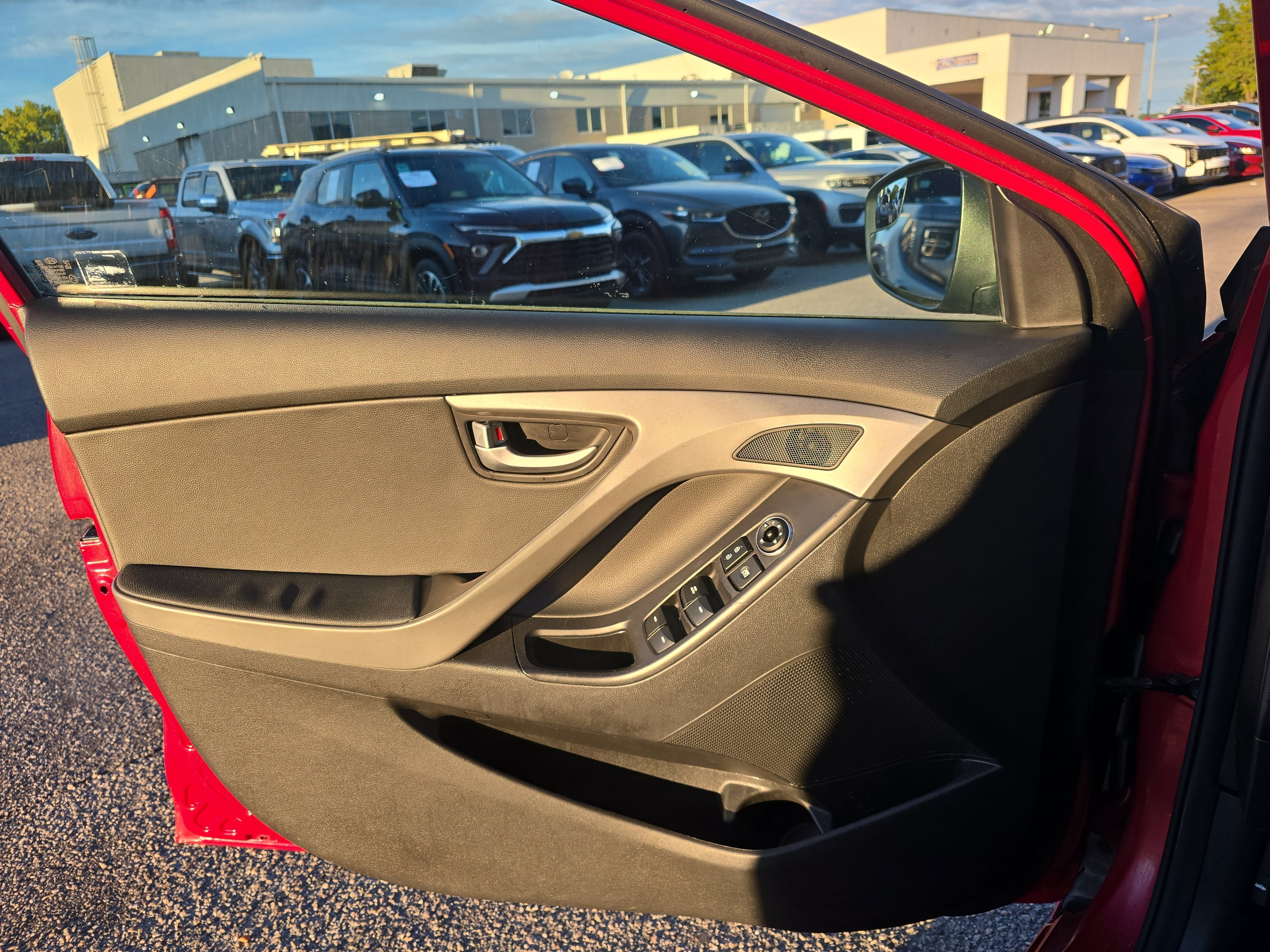 Used 2015 Hyundai Elantra Limited FWD image 26