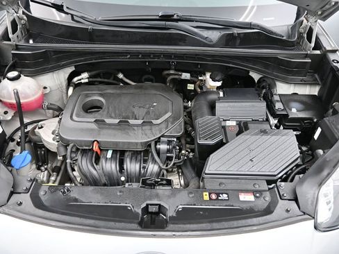 Used 2022 Kia Sportage LX image 12