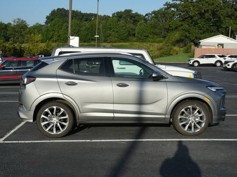 Used 2024 Buick Encore GX Avenir FWD image 11