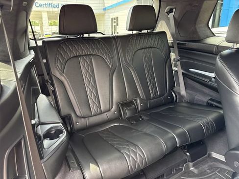 Used 2025 BMW X7 M60i AWD/4WD image 43