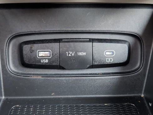 Certified 2023 Hyundai Venue SEL w/ Cargo Package image 21