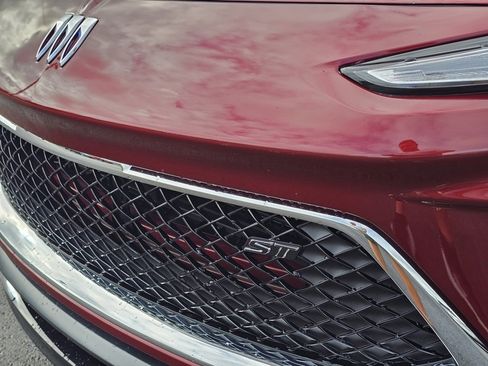 Used 2024 Buick Encore GX Sport Touring image 13