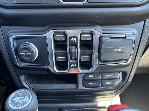 Used 2023 Jeep Wrangler Unlimited Sahara w/ Cold Weather Group image 27