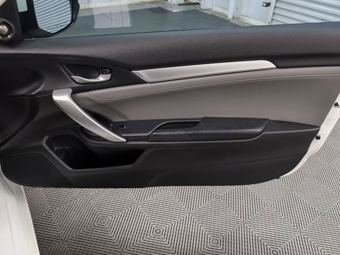 Used 2016 Honda Civic Touring image 26