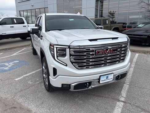 Used 2024 GMC Sierra 1500 Denali image 8