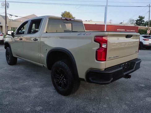 Used 2022 Chevrolet Silverado 1500 ZR2 w/ Technology Package AWD/4WD image 5
