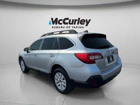 Used 2018 Subaru Outback 2.5i Premium AWD/4WD image 4