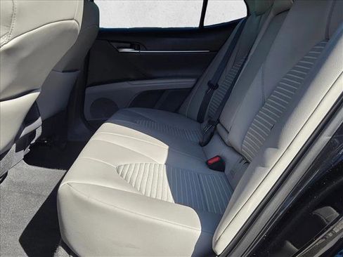 Used 2020 Toyota Camry SE FWD image 17