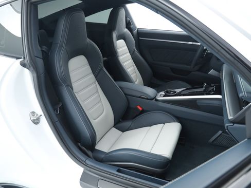 Used 2025 Porsche 911 Turbo S image 18