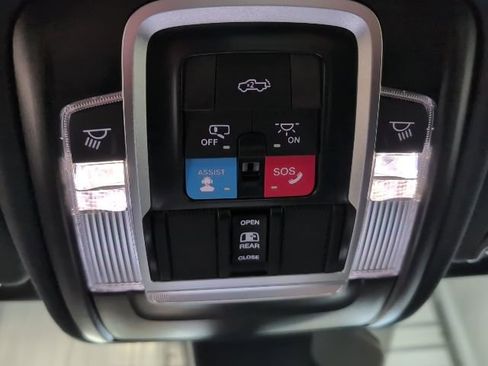 New 2026 RAM 1500 4x4 Crew Cab image 27