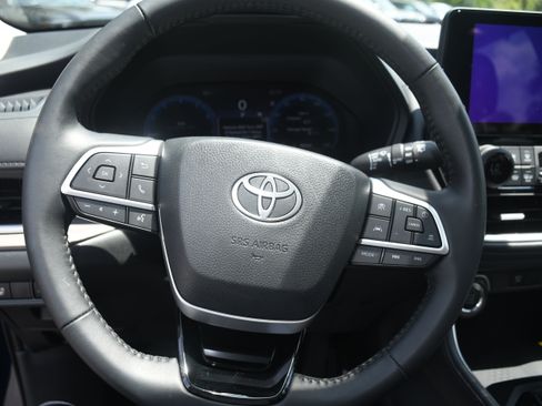 Certified 2025 Toyota Grand Highlander FWD image 14