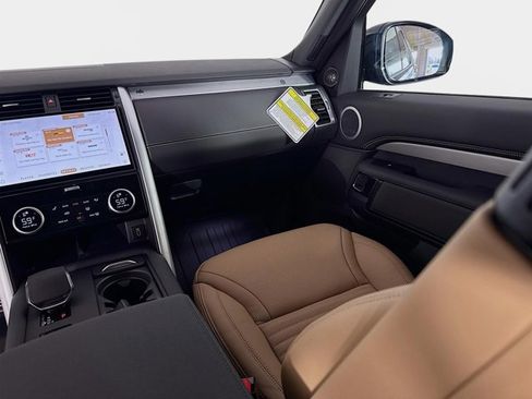 New 2026 Land Rover Discovery Limited Edition image 26