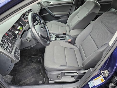 Used 2019 Volkswagen e-Golf SE w/ Driver Assistance Package image 16