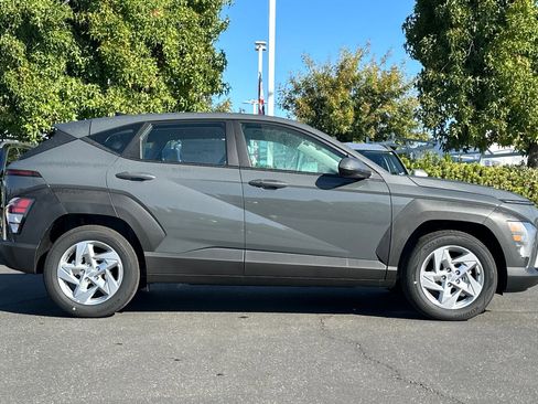 New 2026 Hyundai Kona SE image 3