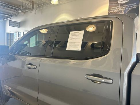 Used 2021 GMC Sierra 1500 AT4 w/ AT4 Preferred Package image 18