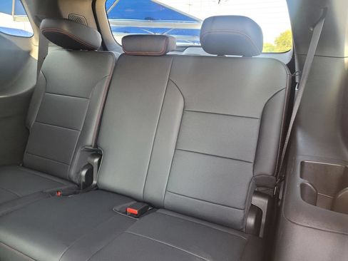 Used 2025 Chevrolet Traverse Z71 AWD/4WD image 4