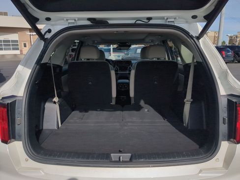 Used 2022 Kia Sorento SX Prestige w/ Panoramic Sunroof Package AWD/4WD image 33