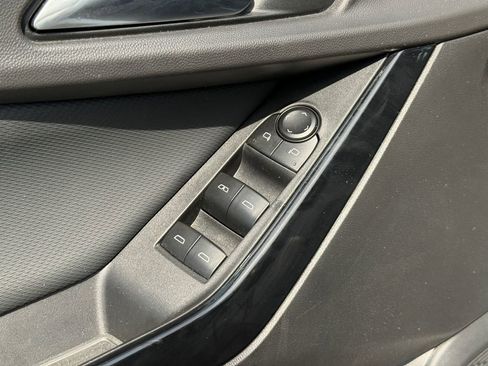 Used 2025 Chevrolet Equinox LT FWD image 28