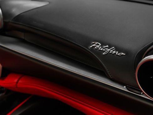 Used 2020 Ferrari Portofino image 29