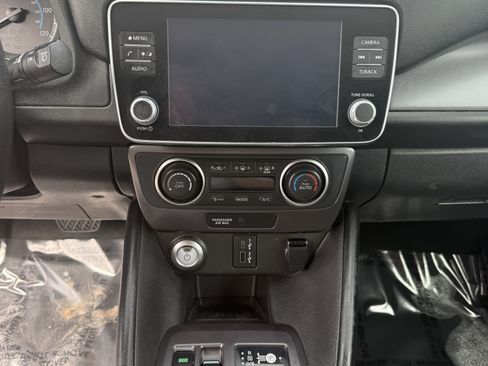 Used 2025 Nissan Leaf S FWD image 15