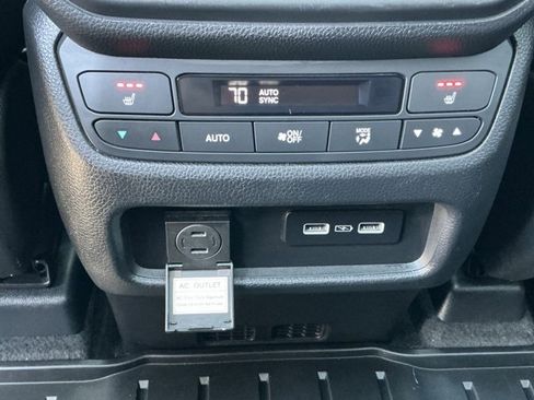 Used 2023 Honda Pilot Elite image 12