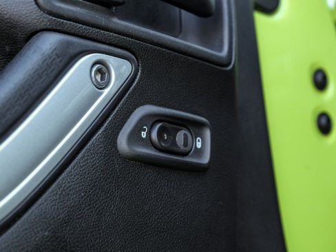 Used 2017 Jeep Wrangler Unlimited Rubicon image 42