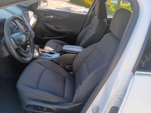 Used 2018 Chevrolet Malibu LT FWD image 11