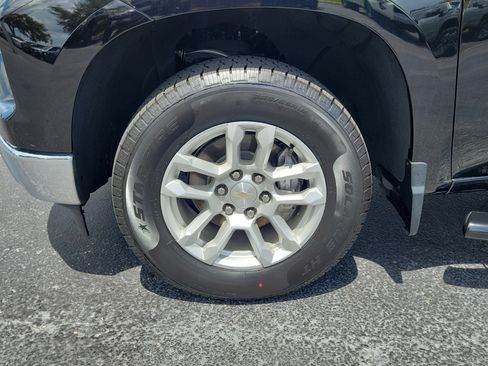 Used 2023 Chevrolet Silverado 1500 LT w/ Protection Package RWD image 4
