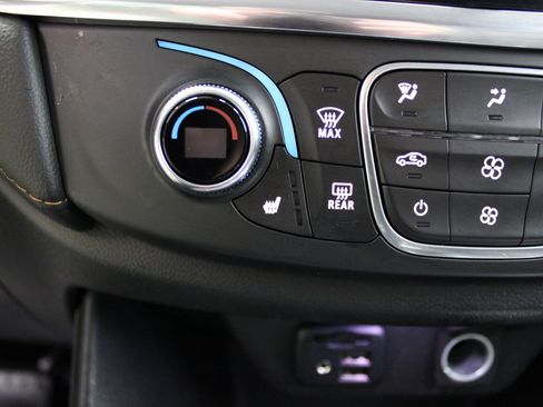 Used 2020 Chevrolet Traverse RS w/ LPO, Floor Liner Package image 40