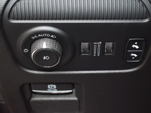 Used 2024 Jeep Wagoneer Series II AWD/4WD image 23