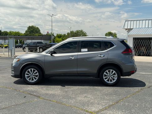 Used 2020 Nissan Rogue SV FWD image 2