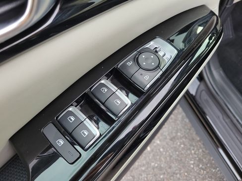 Certified 2024 Kia Carnival EX image 21