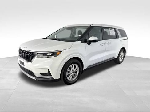 Certified 2024 Kia Carnival LX FWD image 5
