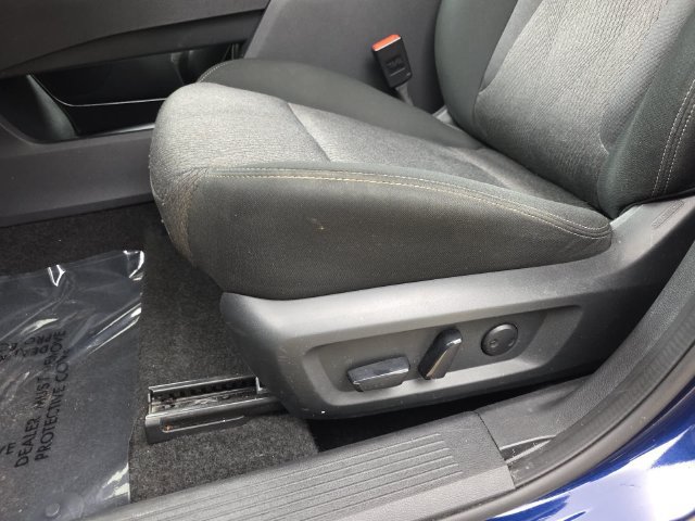 Used 2025 Nissan Rogue SV FWD image 28